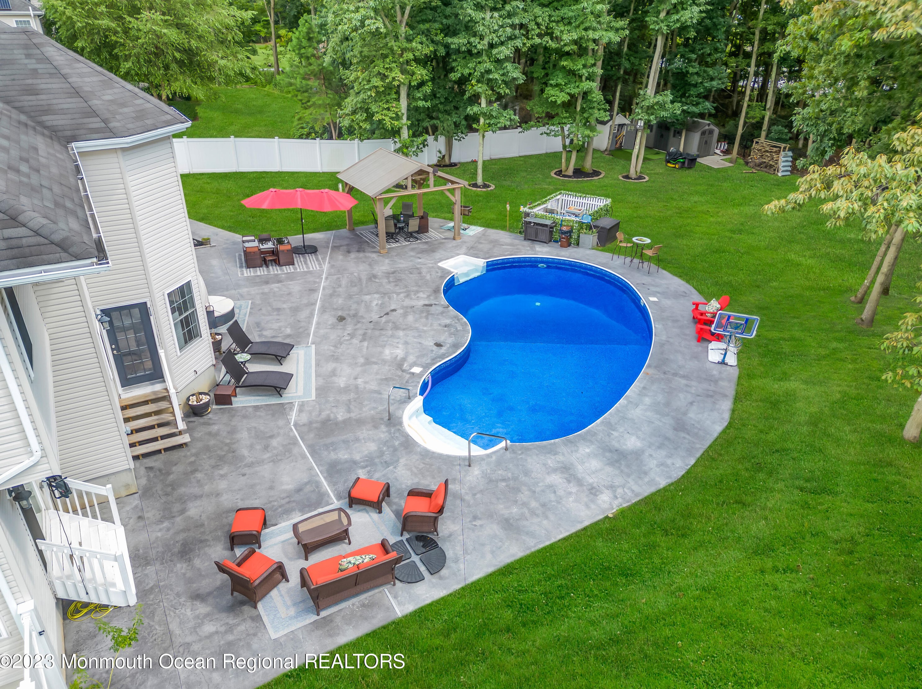 10 Round Hill Rd, Jackson Twp, NJ 08527
