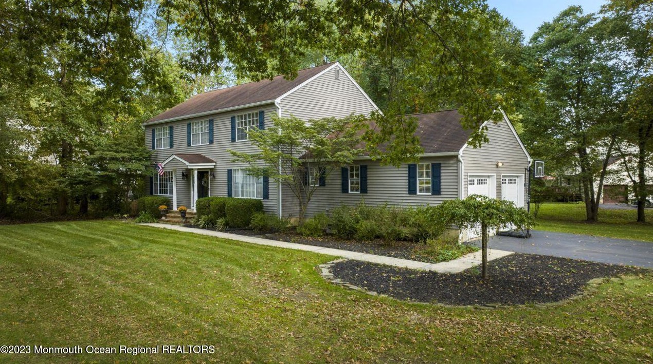 218 Yale Dr, Lincroft, NJ 07738