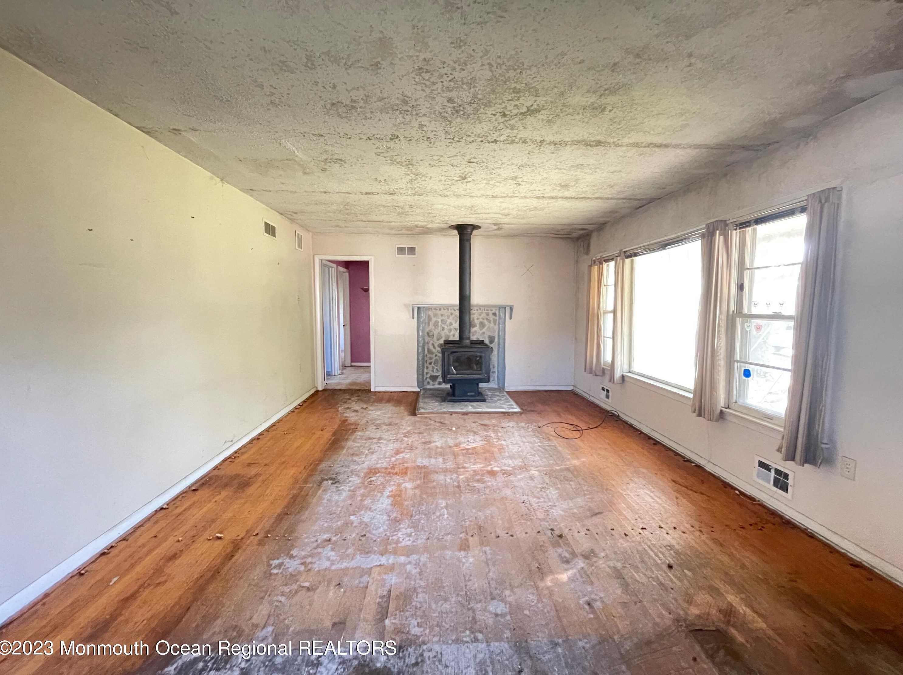 509 Stone Rd, Keyport, NJ 07735
