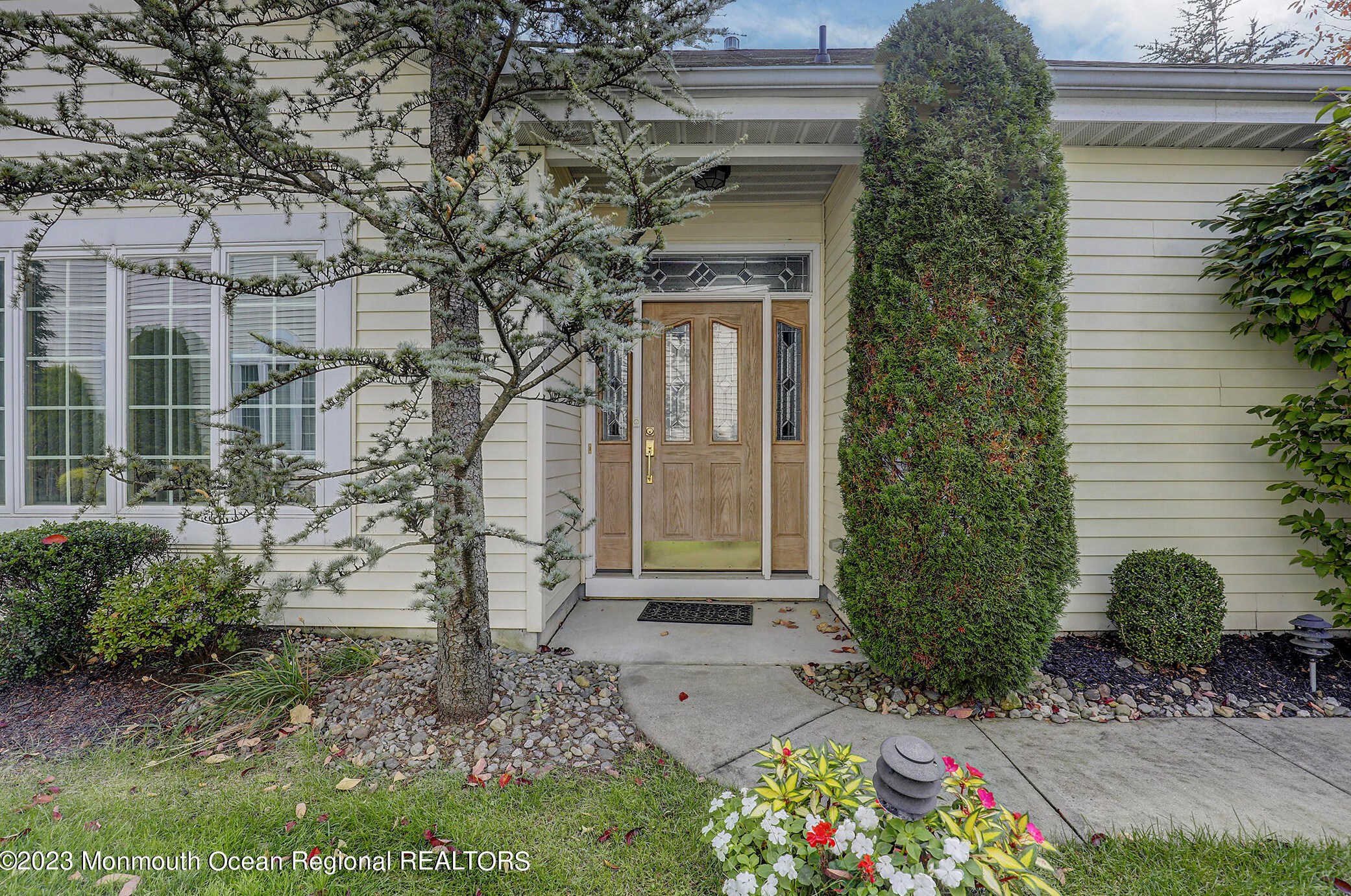 29 Chandler Ct, Monroe Twp, NJ 08831