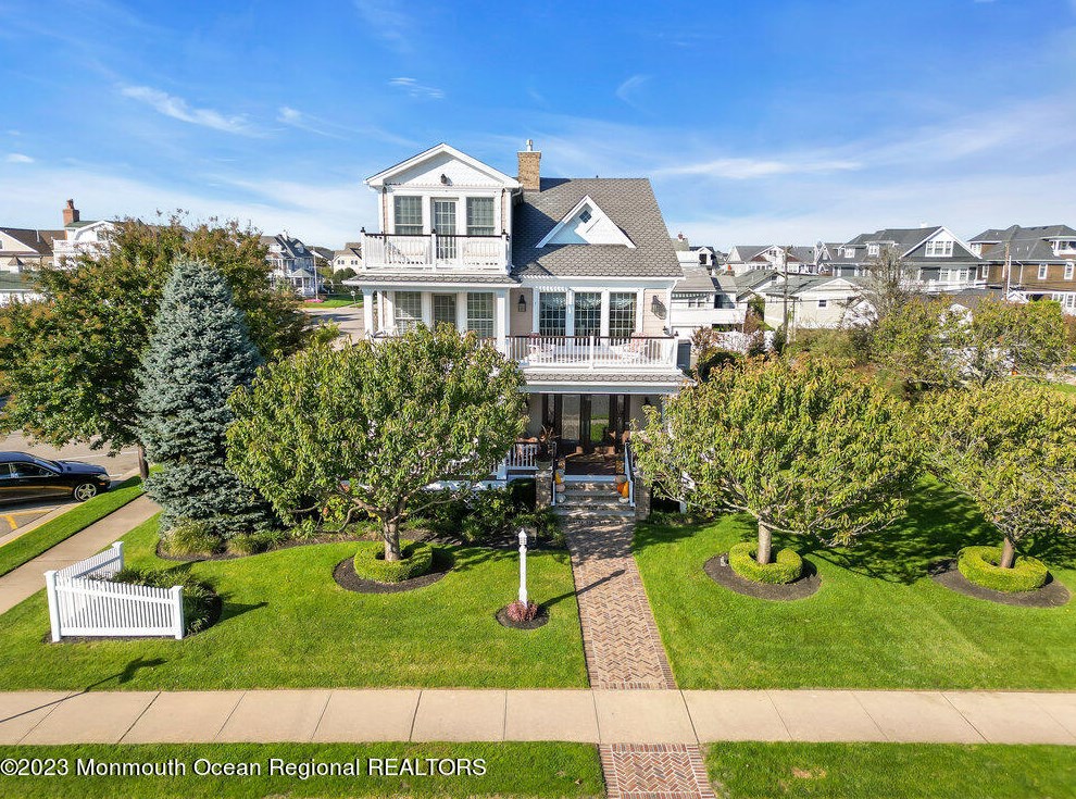36 Lincoln Ave, Avon, NJ 07717