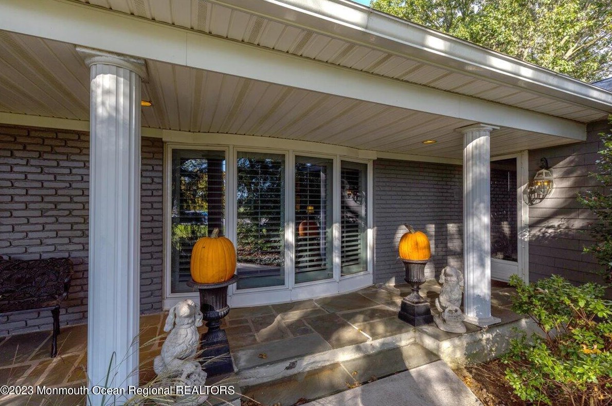 878 Newman Springs Rd, Lincroft, NJ 07738