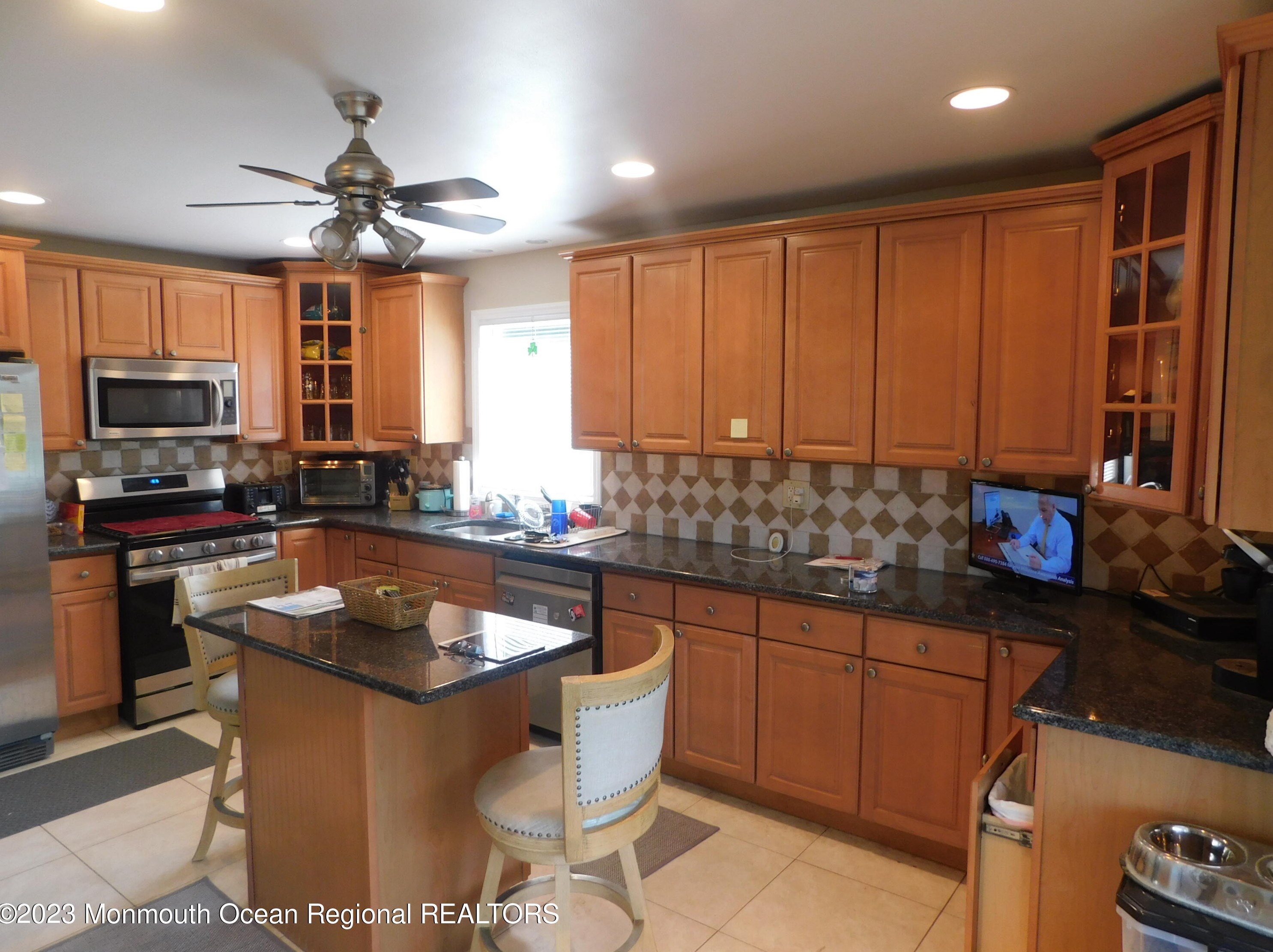 295 Broadway, East Freehold, NJ 07728