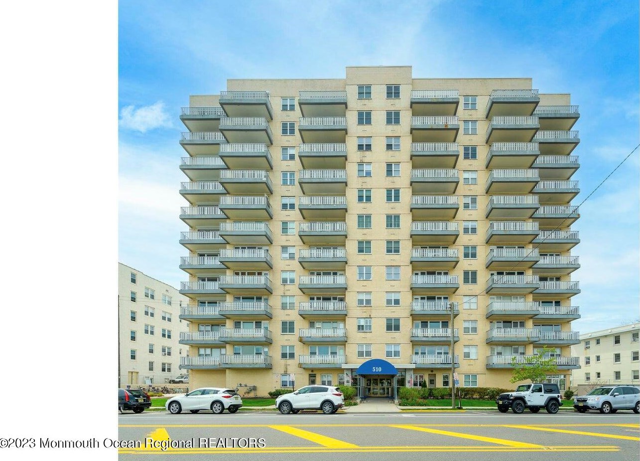 510 Deal Lake Dr #3k, Tinton Falls, NJ 07712