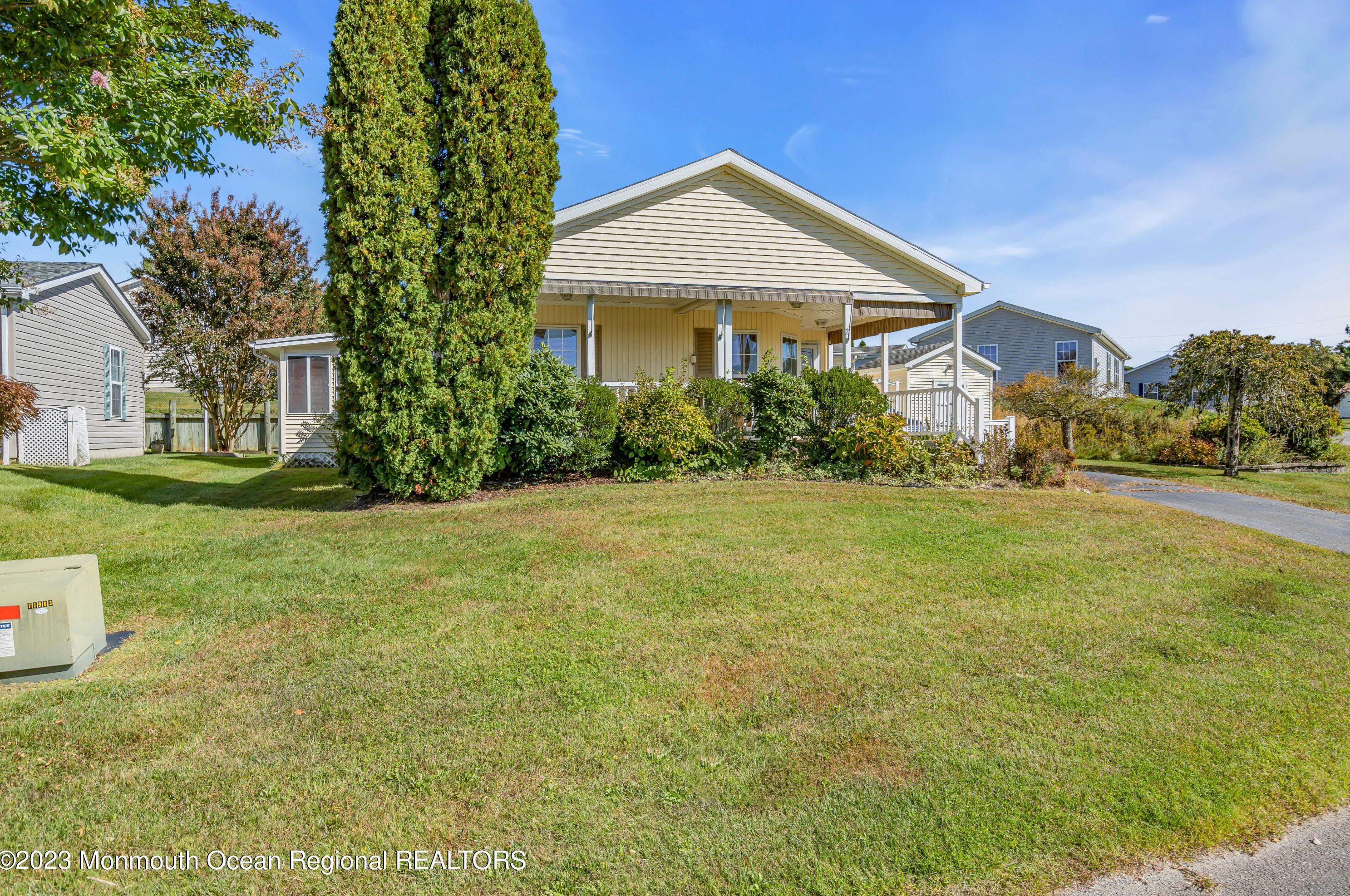 21 Bayhead Ln, Cedar Bonnet Island, NJ 08050