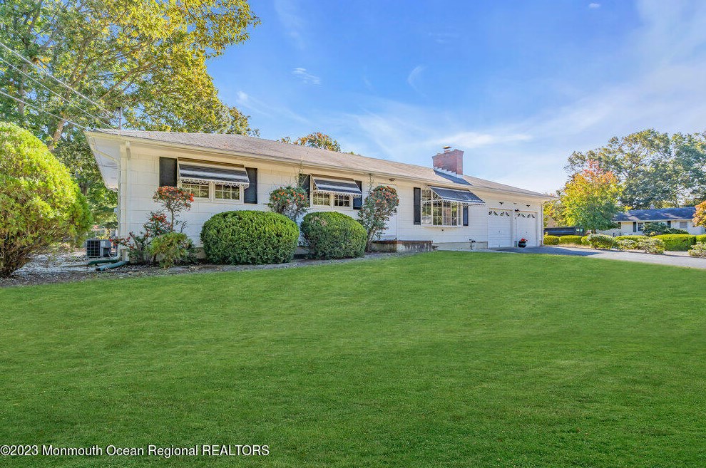 19 Pinecrest Dr, Berkeley Township, NJ 08721
