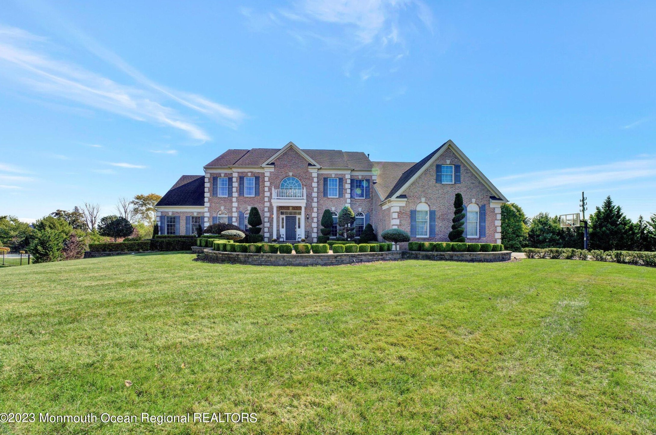 30 Equinox Ln, East Freehold, NJ 07728
