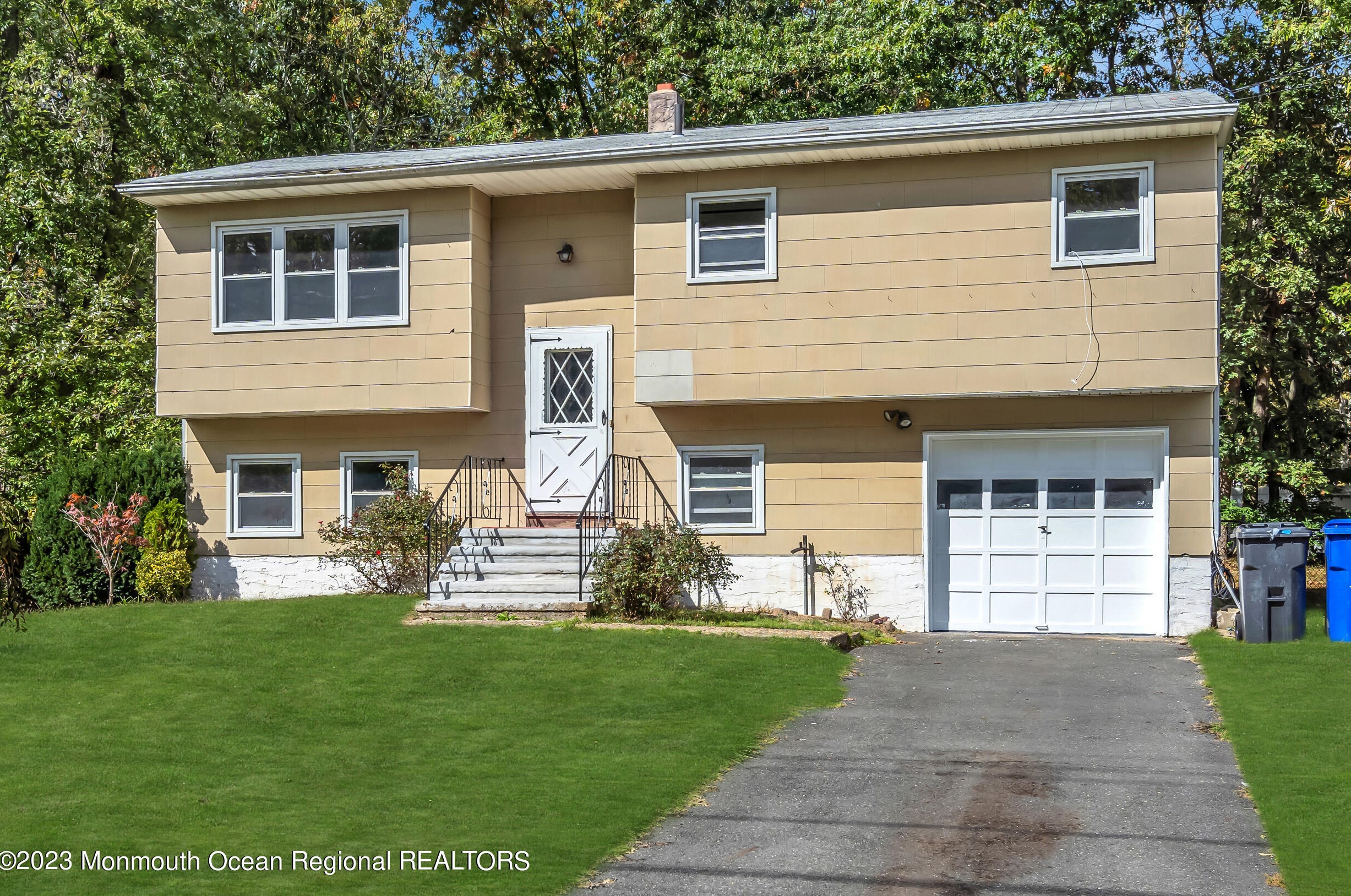 331 Terry Ln, Toms River, NJ 08755