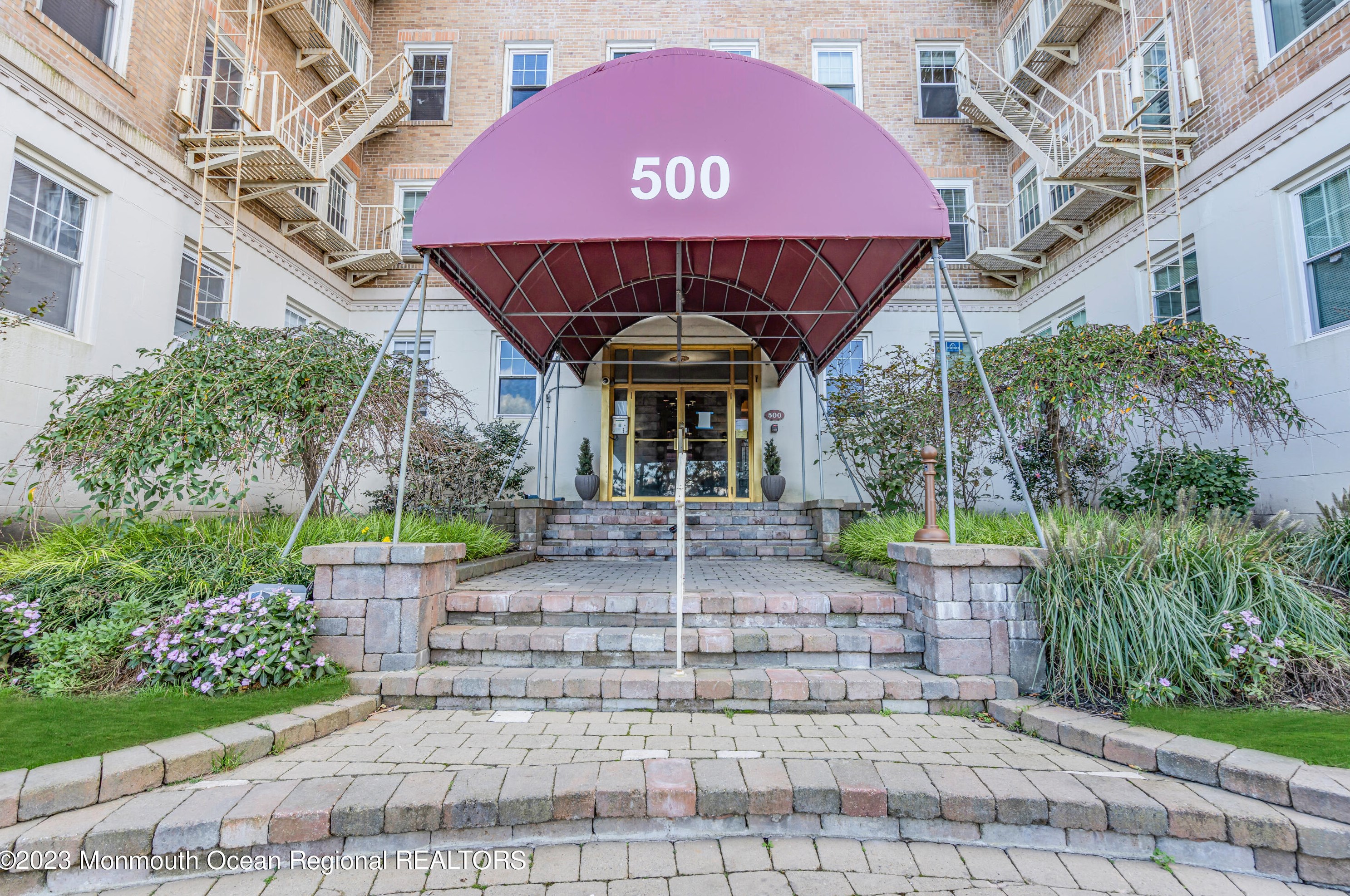 500 Deal Lake Dr #1h, Tinton Falls, NJ 07712