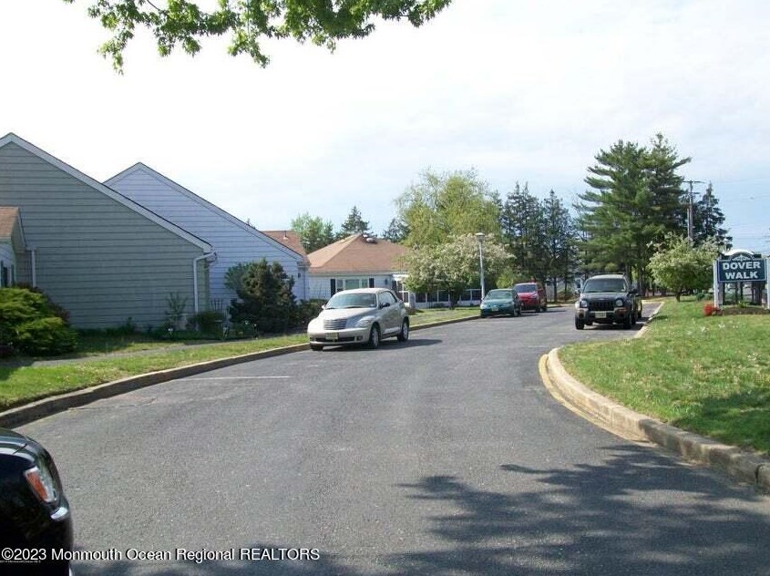 18 Dover Walk, Toms River, NJ 08753-4108