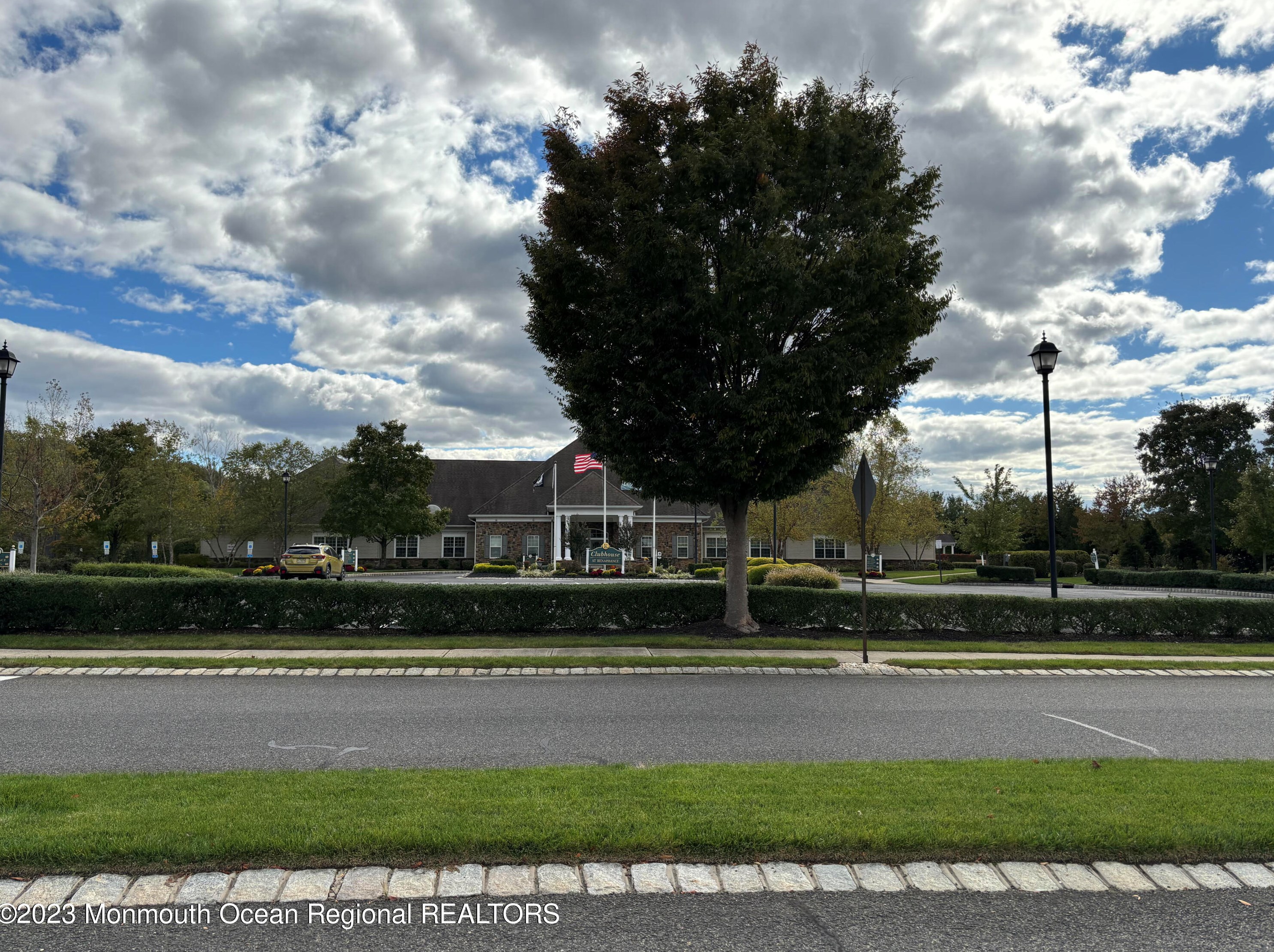 186 Valencia Dr, Monroe Township NJ  08831-5978 exterior