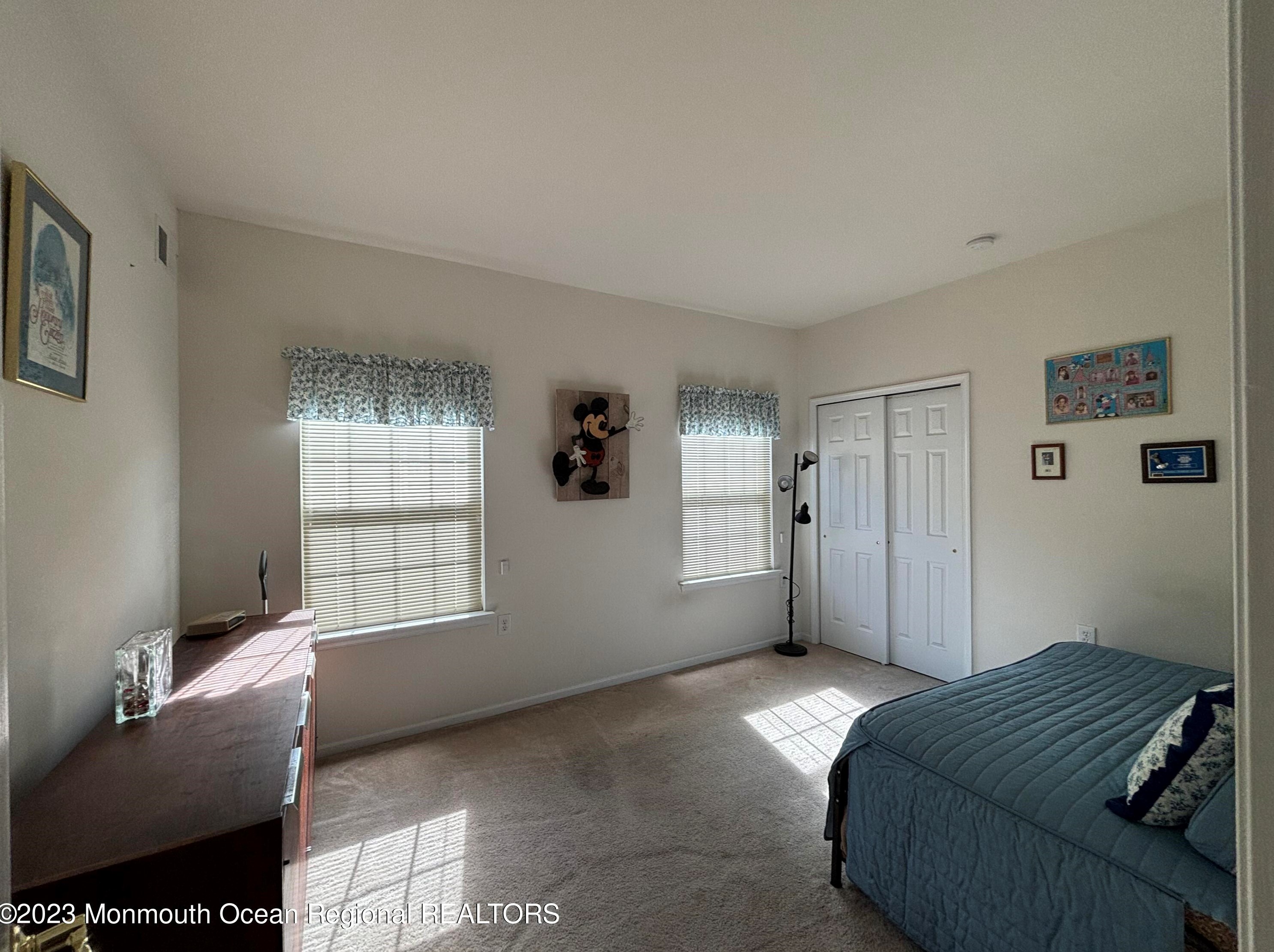 186 Valencia Dr, Monroe Township NJ  08831-5978 exterior