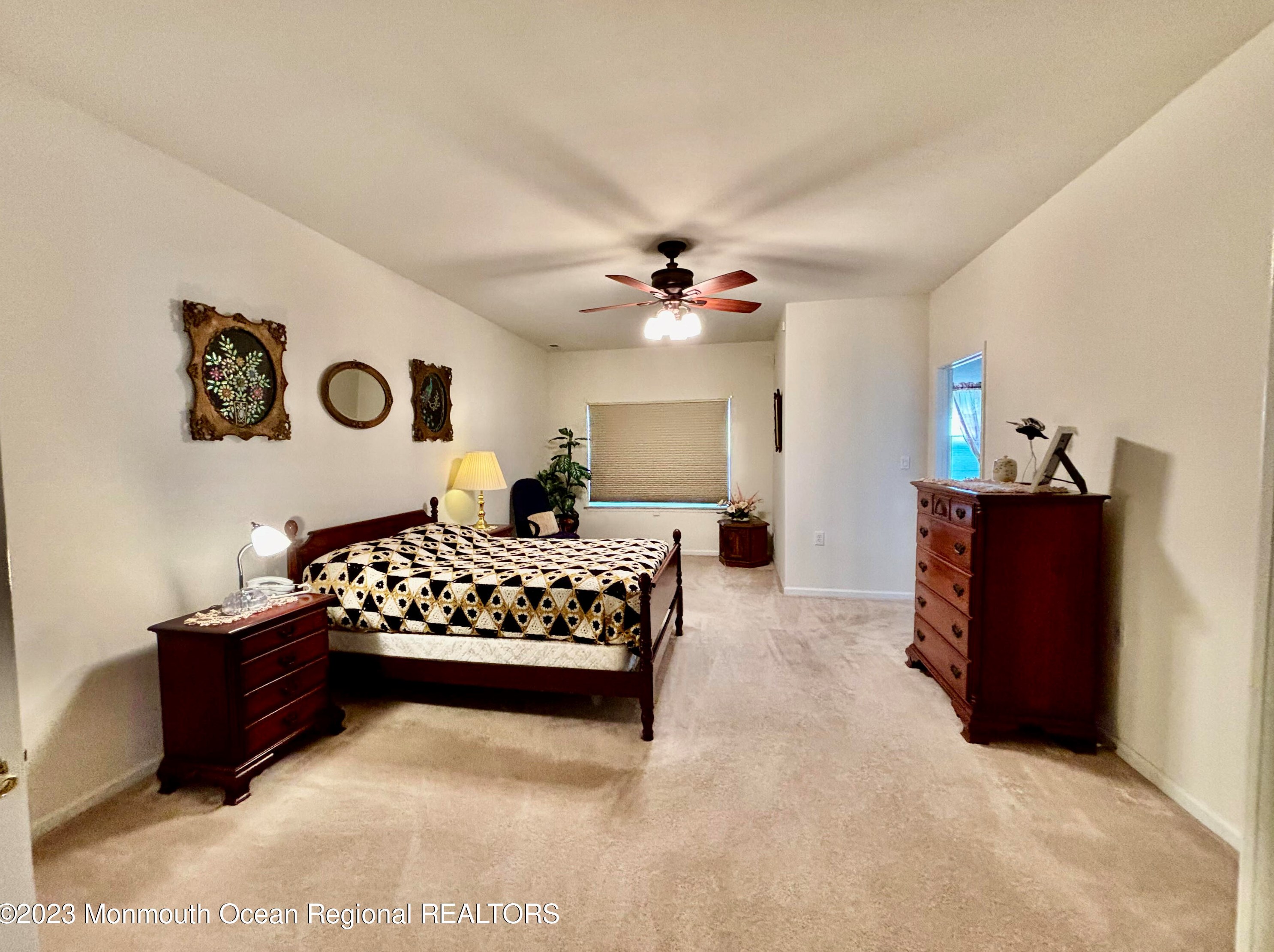 186 Valencia Dr, Monroe Township NJ  08831-5978 exterior