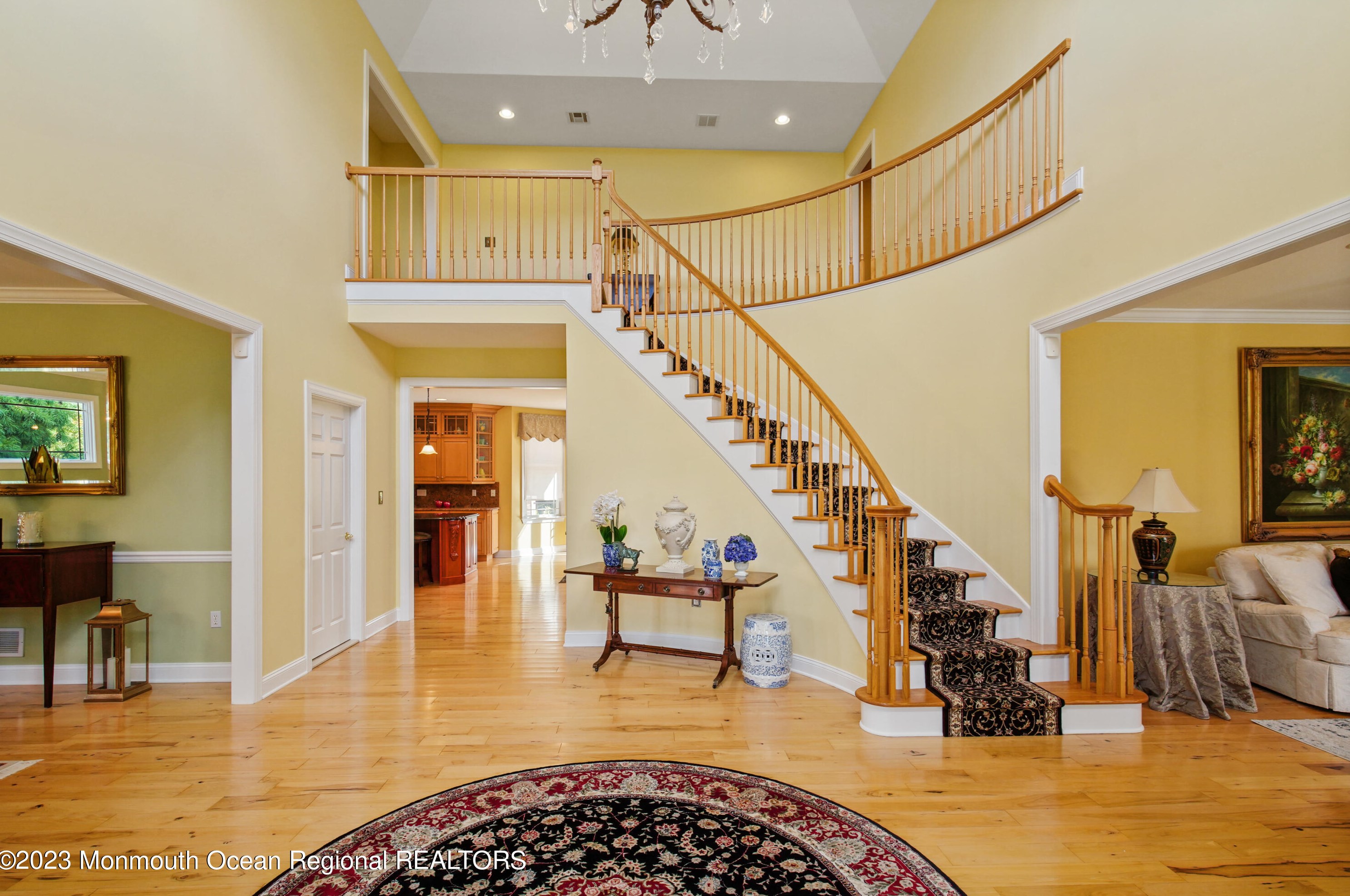 19 Bretwood Dr, Vanderburg, NJ 07722-2406