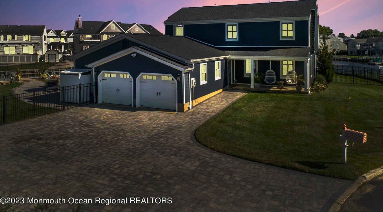 11 Gail Dr, Monmouth Beach, NJ 07750-1103