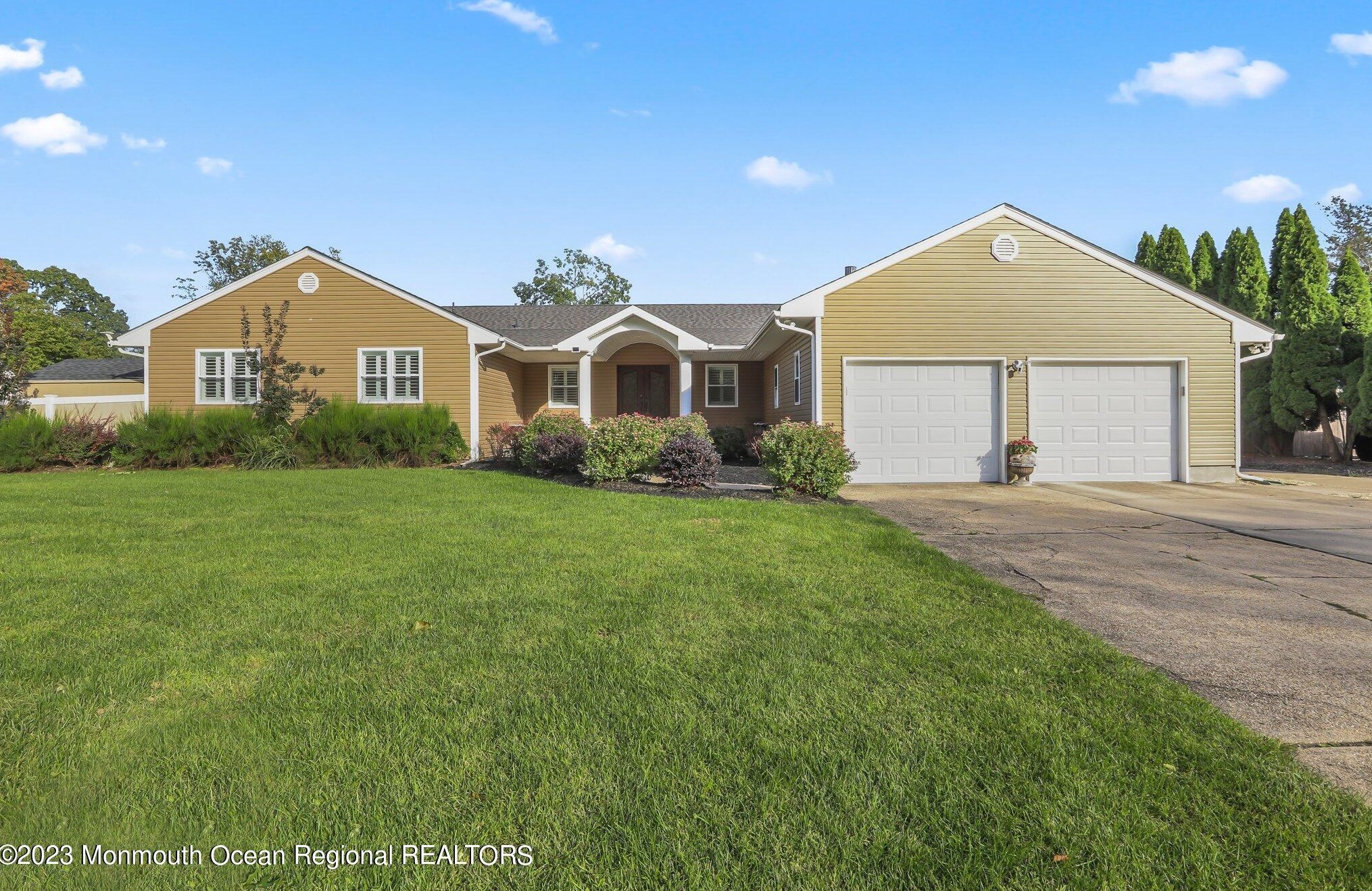 411 Brandywine Ave, Lacey, NJ 08731