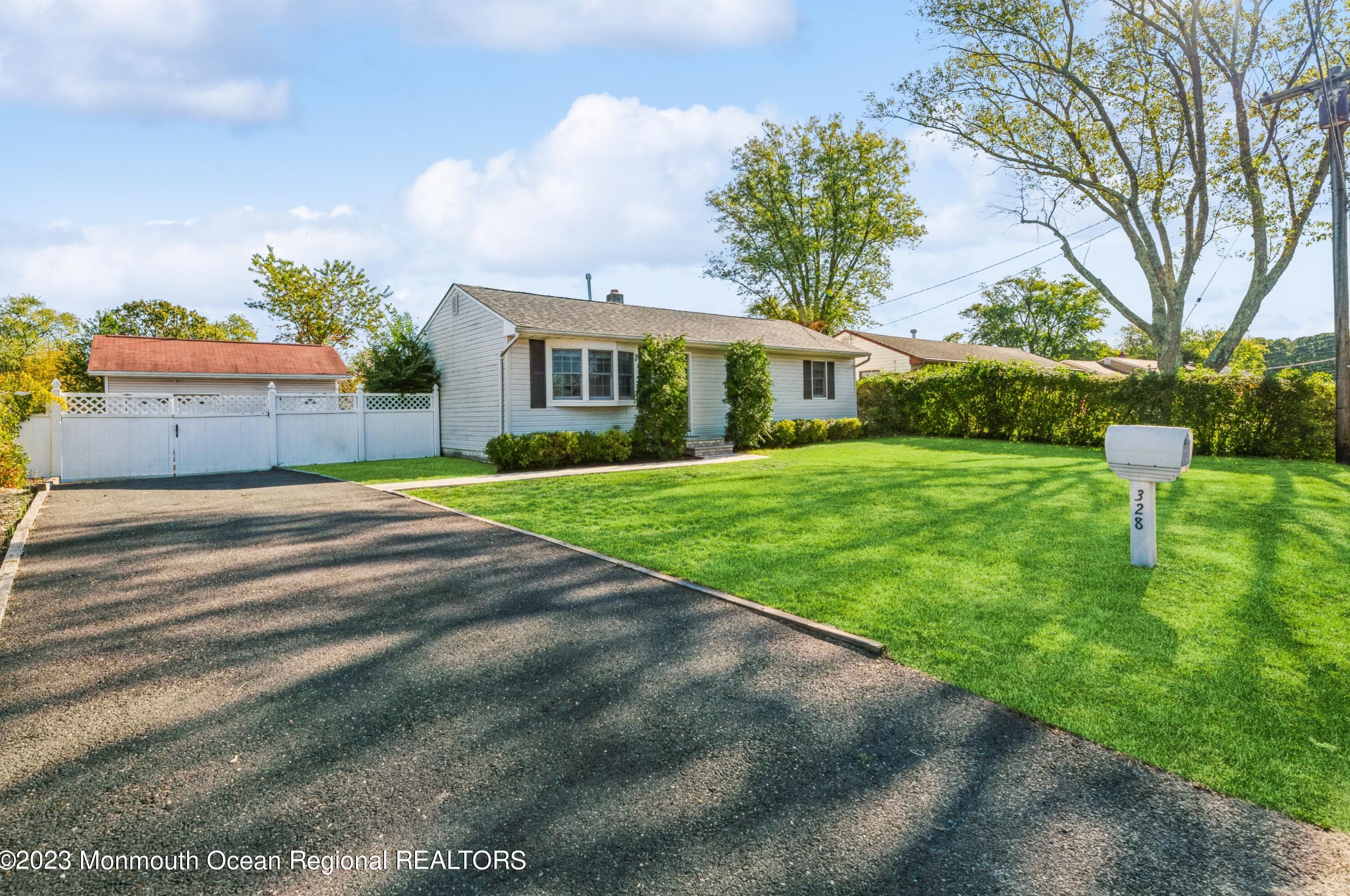 328 Bellanca Rd, Bricktown, NJ 08723