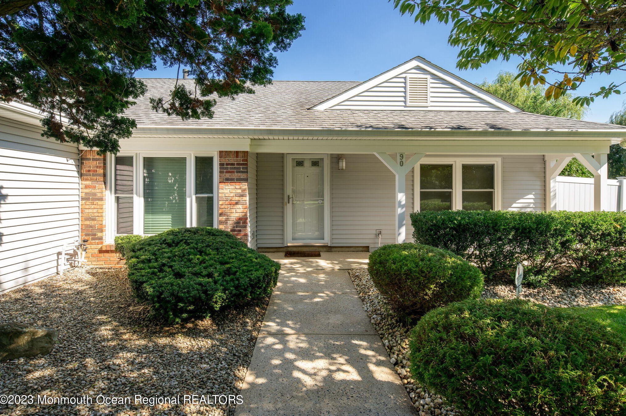 90 Betsy Ross Dr, East Freehold, NJ 07728