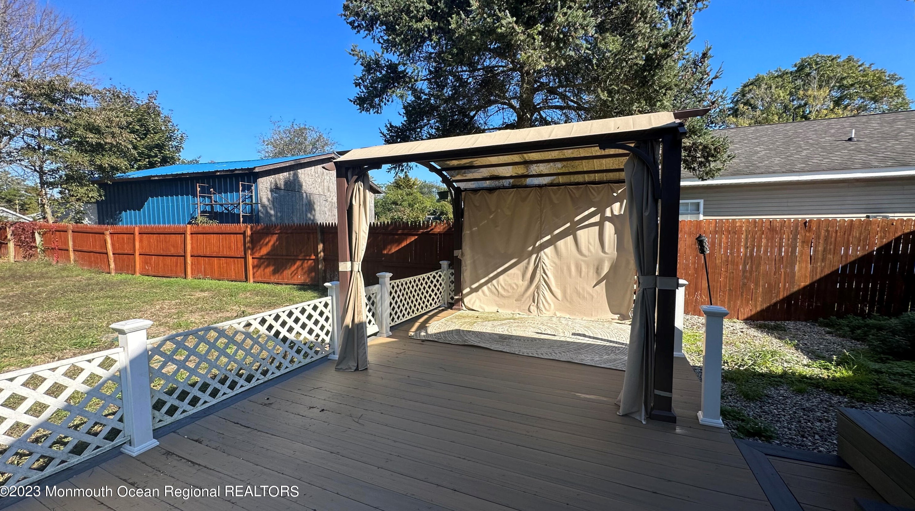 15 Cherry St, Tuckerton NJ  08087-9732 exterior