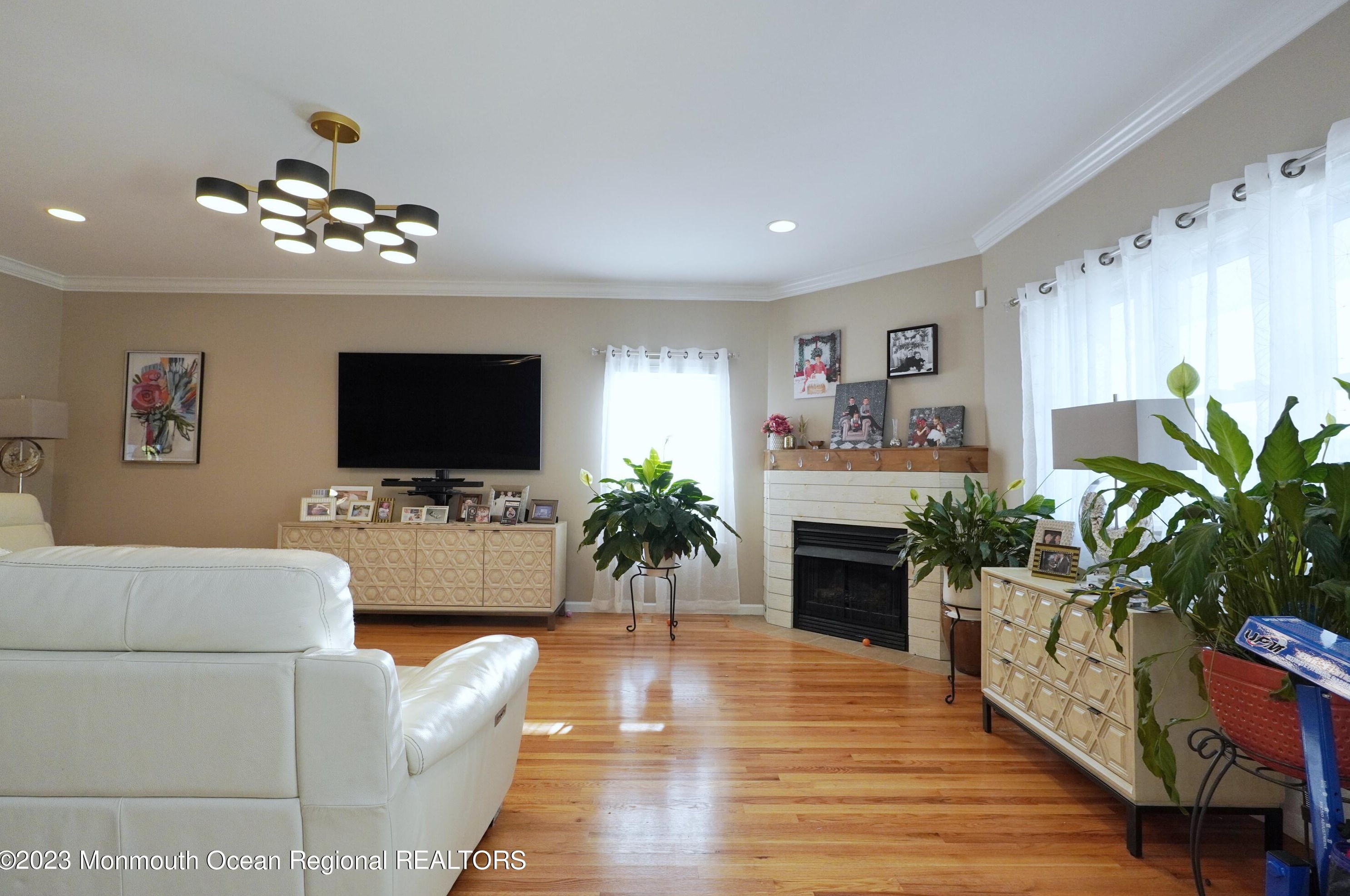 732 Manor Dr, Bricktown, NJ 08723