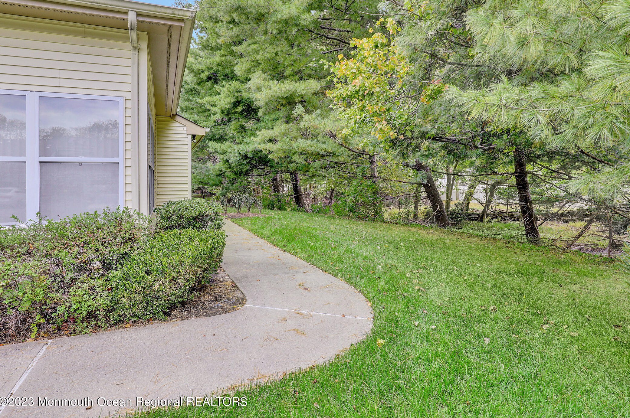 95 Sunnymede St, Millstone Township, NJ 07726-4709