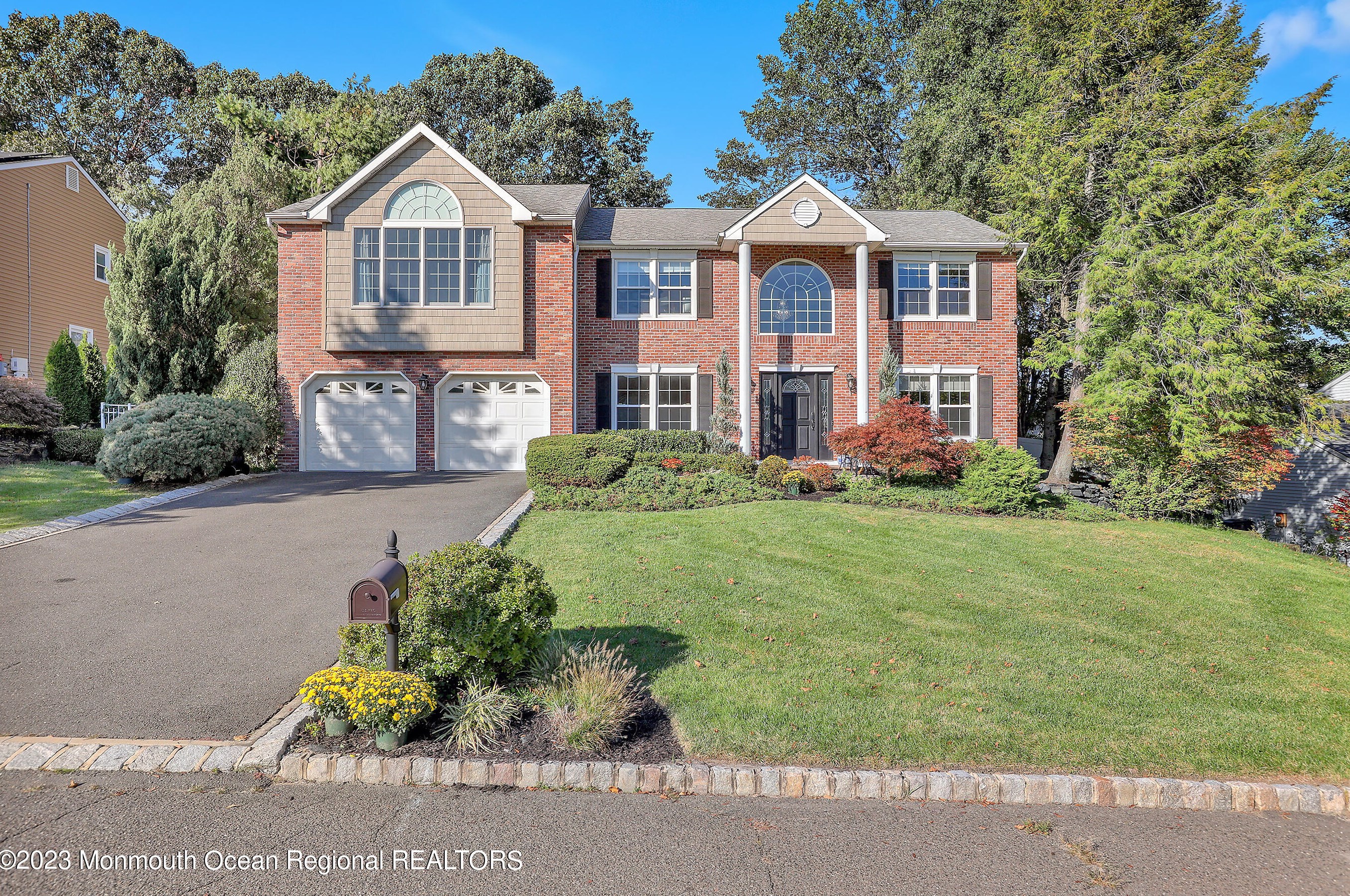 71 Hawthorne Ave, Holmdel Village, NJ 07733