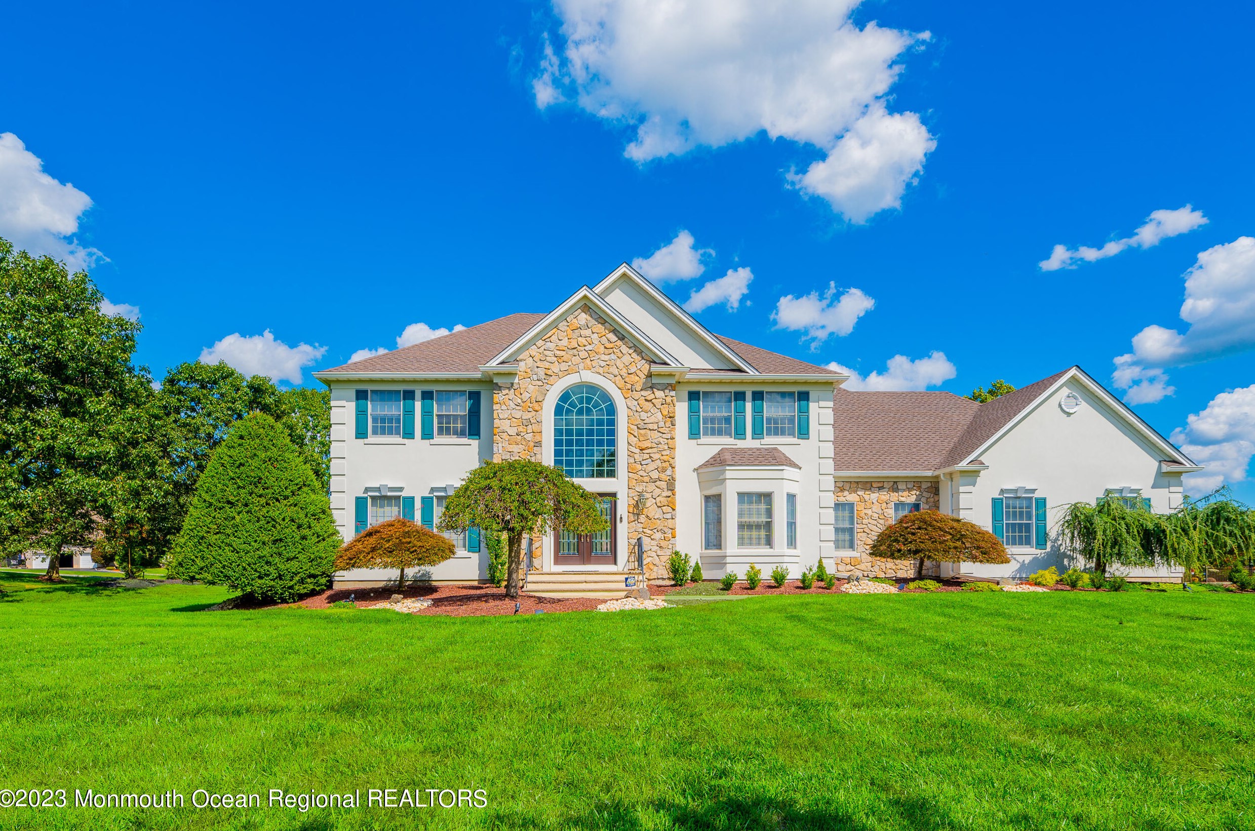 201 Navajo Ct, Morganville, NJ 07751