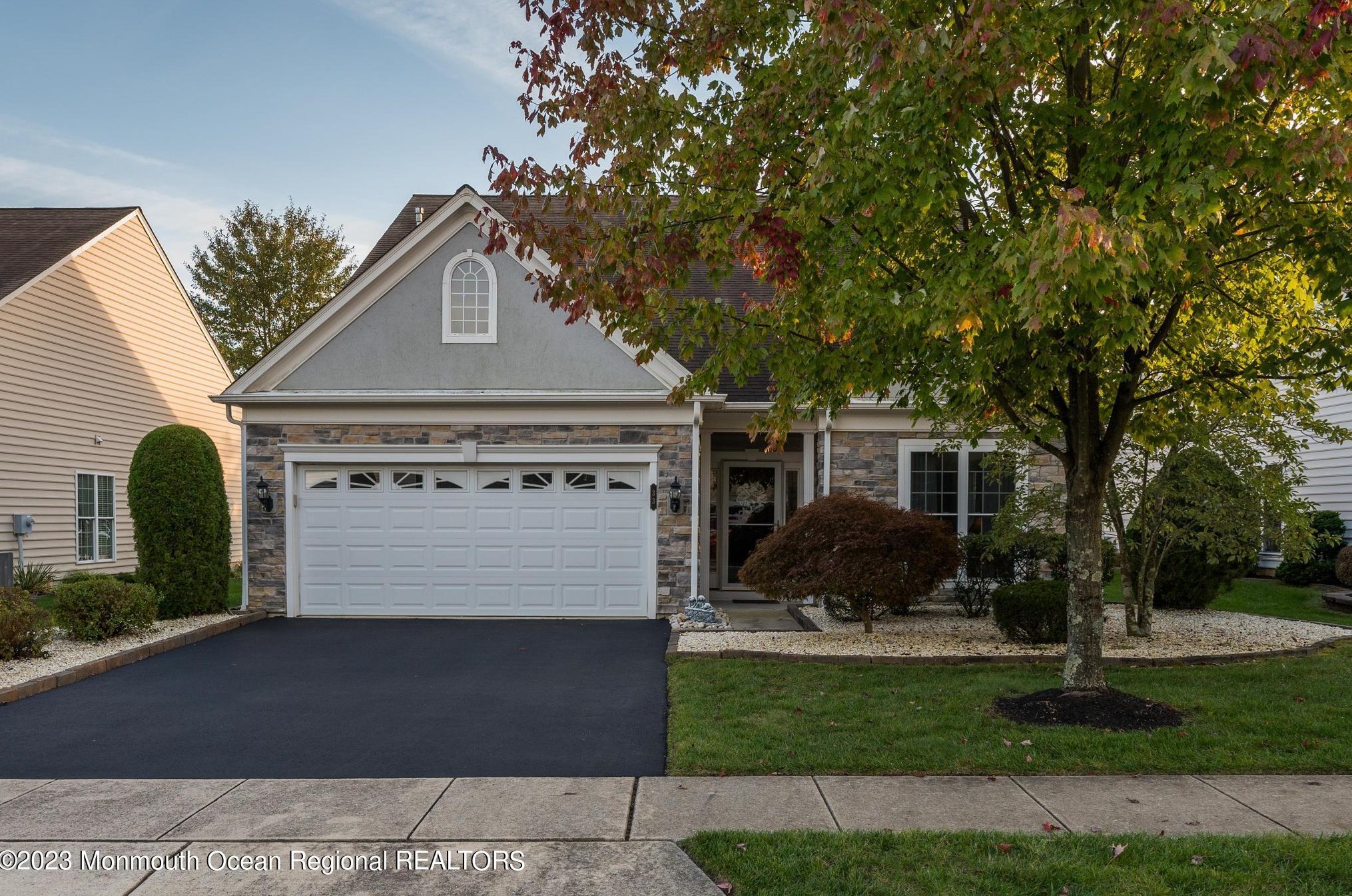 33 Chalfont Lane, Lakehurst, NJ 08759