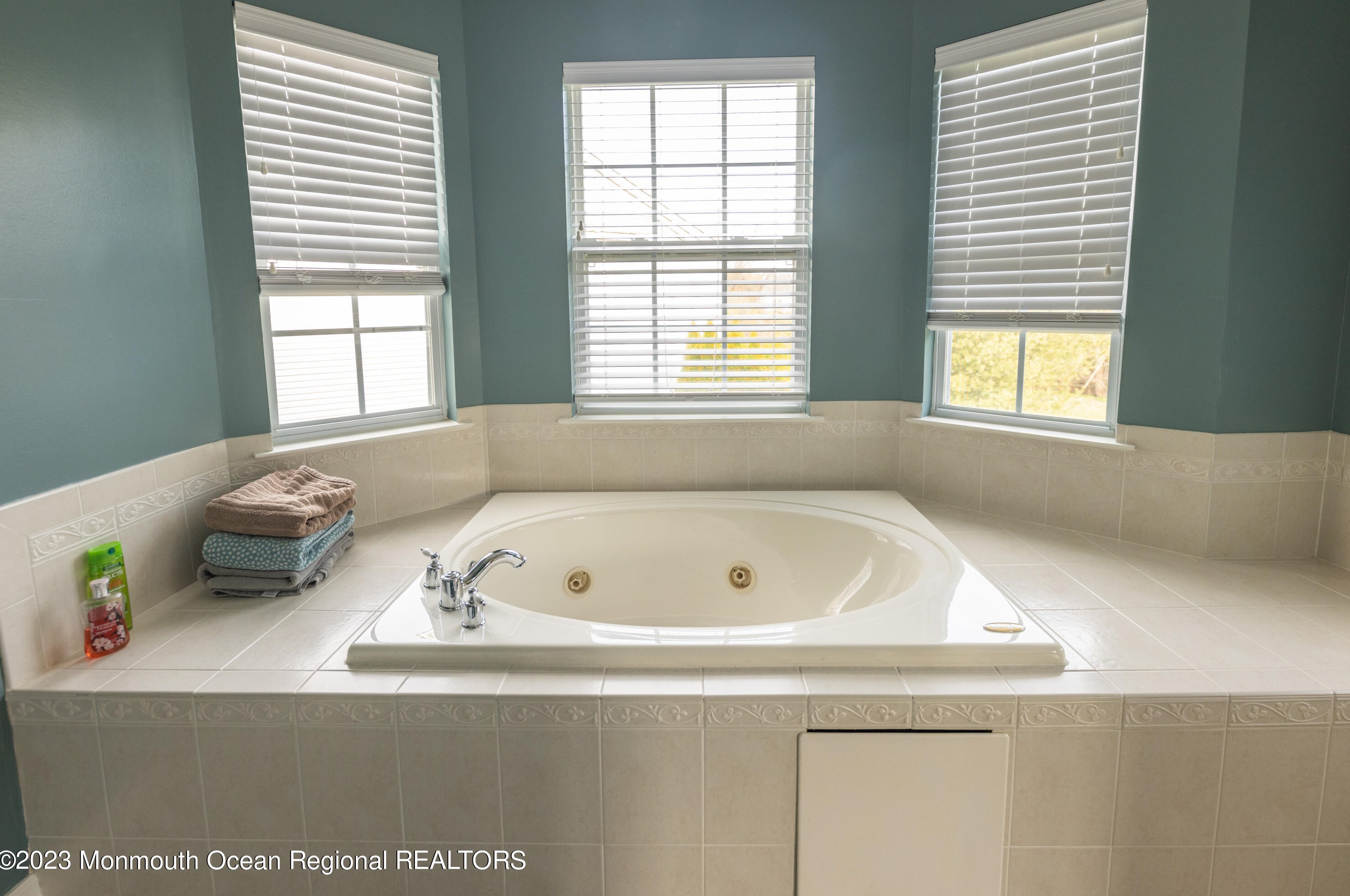 86 San Anita Dr, Wall Township NJ  07753-7568 exterior