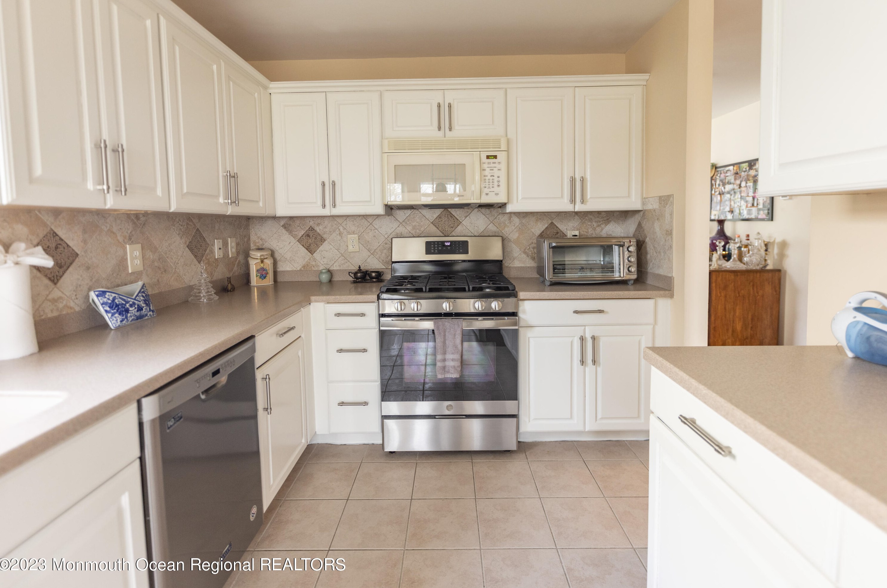 86 San Anita Dr, Wall Township NJ  07753-7568 exterior