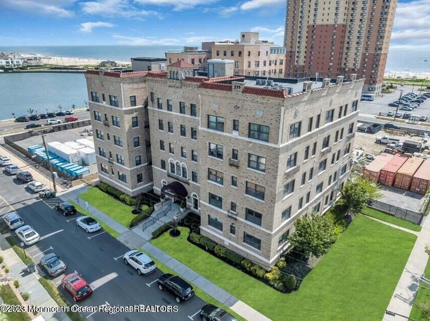 1700 Webb St Apt 1e, Tinton Falls, NJ