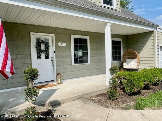 11 Charlen Rd, Toms River, NJ 08755
