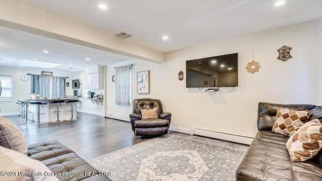 41 Thorne Pl, Ideal Beach, NJ 07734