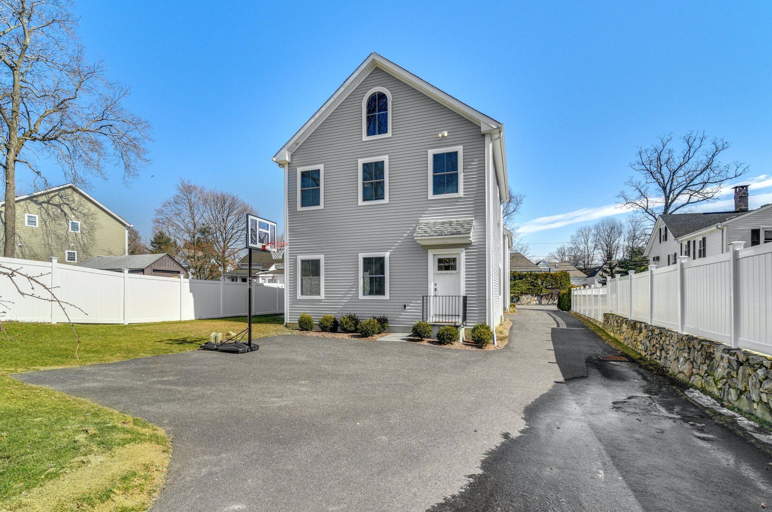 74 Forest St, New Canaan, CT 06840