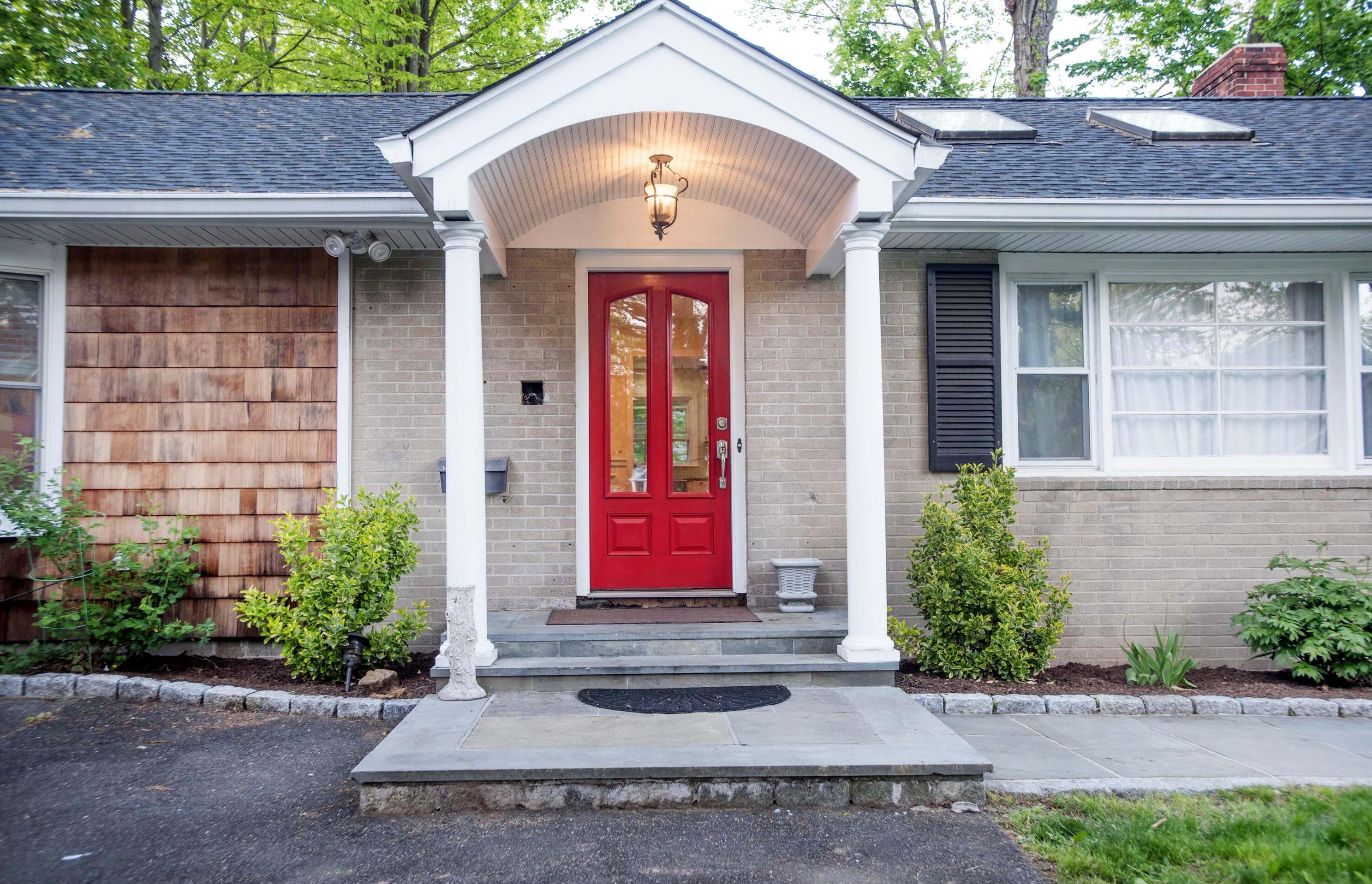 74 Lakeview Ave, New Canaan, CT 06840