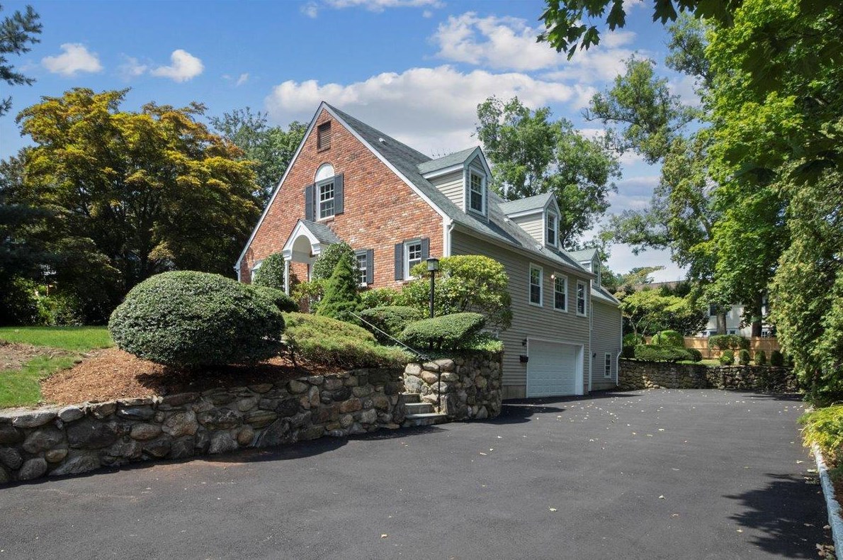 127 Richmond Hill Rd, New Canaan, CT 06840