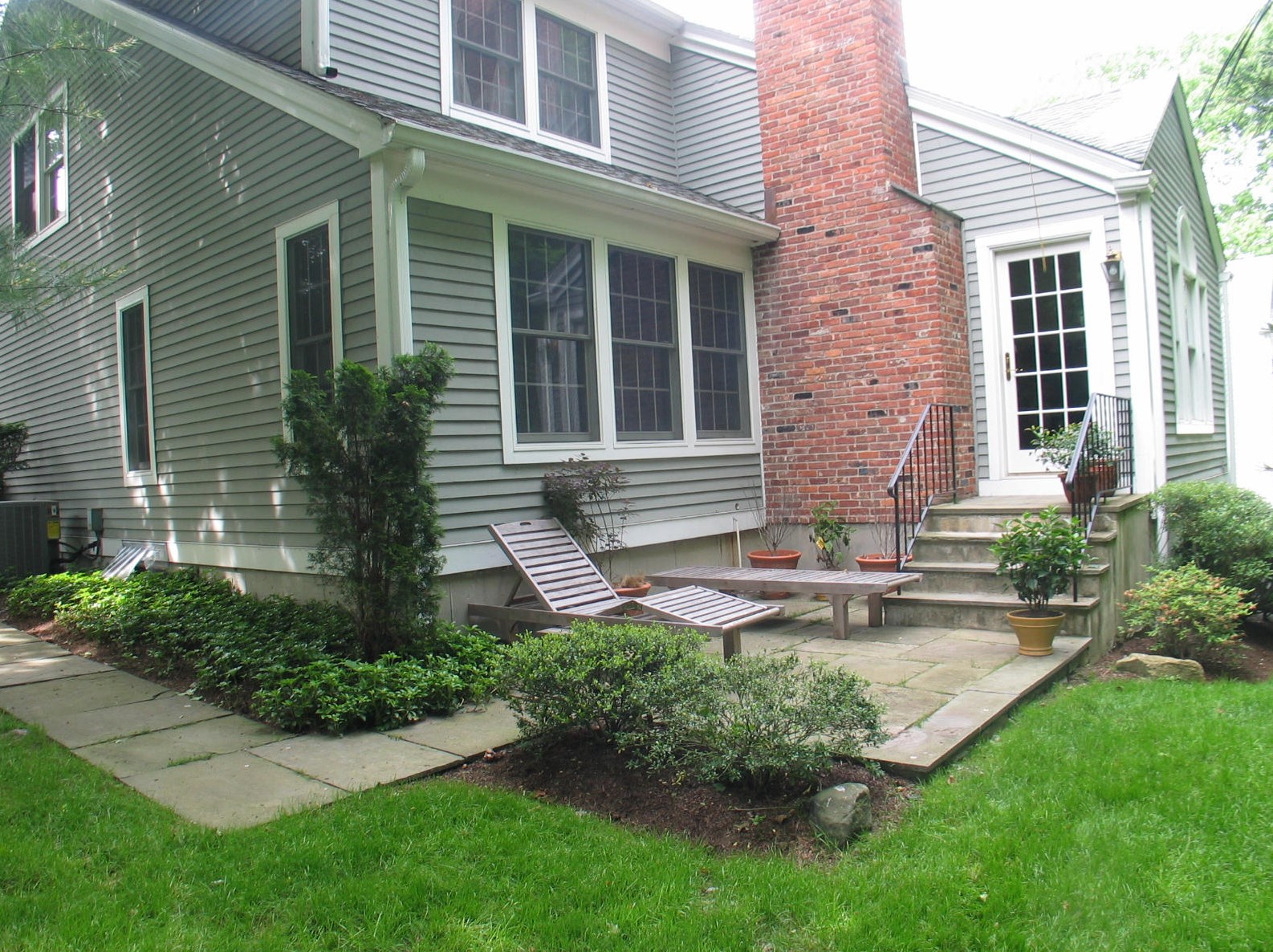 27 Lakeview Ave, New Canaan, CT 06840