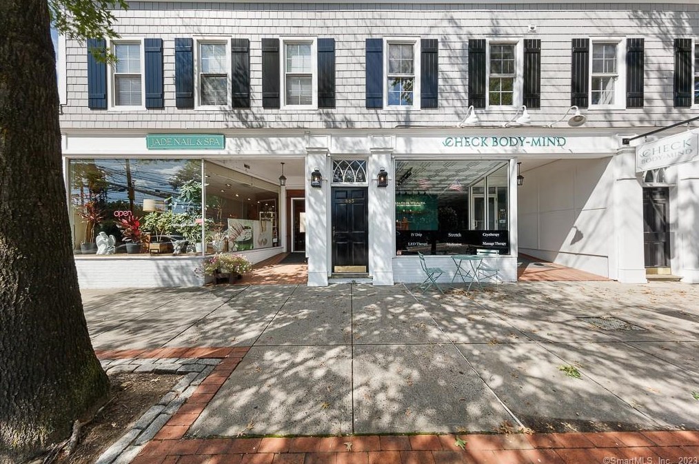 885 Post Rd, Tokeneke, CT 06820