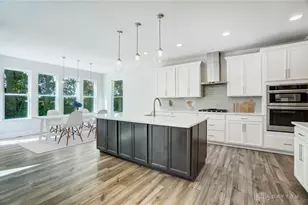 536 Hines Cir, Washington Twp, OH 45458 - Photo 8