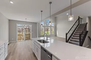 2639 Golden Leaf Dr, Beavercreek, OH 45431 - Photo 10