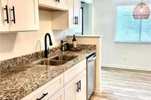 9586 Woodland Hills Dr, West Chester, OH 45011 - Photo 4