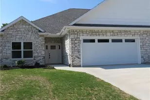 957 Winter Ridge Dr, Sidney, OH 45365 - Photo 2