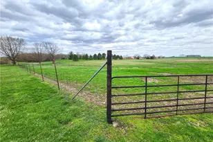 5469 Davis Rd, Jamestown Vlg, OH 45335 - Photo 6