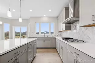 9061 Sorrento Pl, Washington Twp, OH 45458 - Photo 10