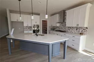 2871 Sky Crossing Dr, Beavercreek, OH 45434 - Photo 10