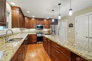 10550 Willow Brook Rd, Dayton, OH 45458 - Photo 12