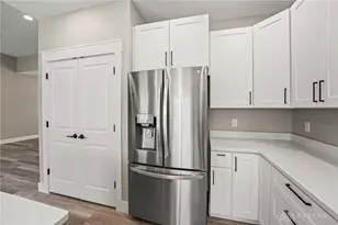 755 W Bentley Cir, Troy, OH 45373 - Photo 14