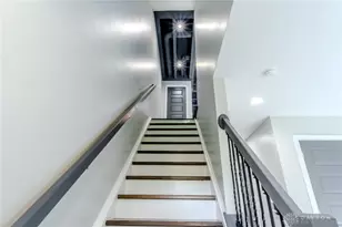 602 Brownstone Row, Springboro, OH 45066 - Photo 6