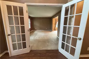 1395 Brookstone Dr, Fairborn, OH 45324 - Photo 6