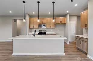 134 Kenneth Hamilton Way, Yellow Springs Vlg, OH 45387 - Photo 4